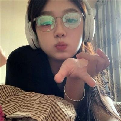 背带短裤丧尸来袭